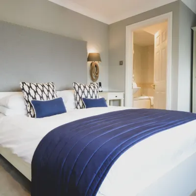 Pebble Beach Hotels near Mudeford Beach