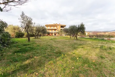 Cozy Apartment with Swimming Pool and Gym on Lake Trasimeno