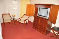 Tropic Inn Hotel - balcony