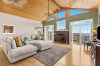 The Greenview Manor - Lake Views