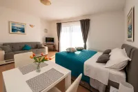 Apartmani Trogir Hotels in Seget Donji