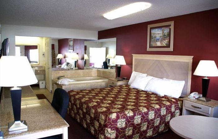 Crystal Inn and Suites