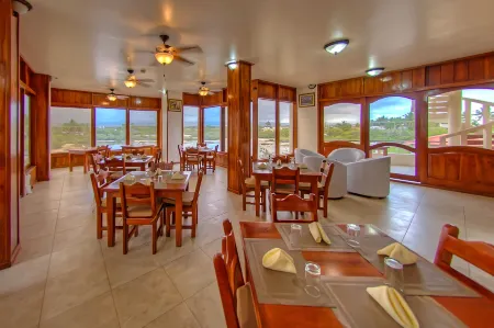 Hotel la Laguna Galapagos Отели в г. Исабела