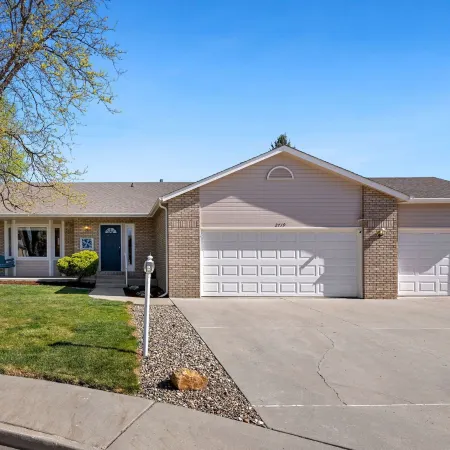 Charming Home with RV Parking - 30 Miles from Rmnp!