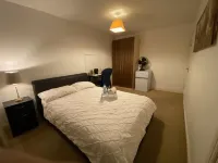 Ashmina Holiday Let with Free Onsite Parking for Small Vans and Cars Only Hotels in Bletchley and Fenny Stratford