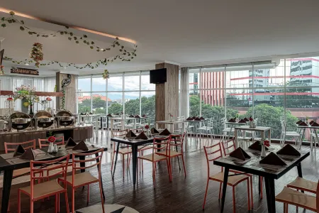 Goldvitel Hotel Surabaya