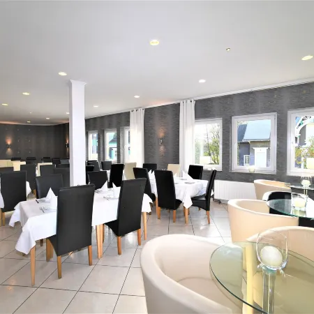 Ascot Hotel