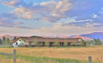 McAllister Inn & Lodging