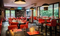 Logis Hotel Lons-Le-Saunier - Restaurant le Grill - Kæledyr tilladt