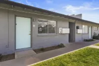 Contemporary Condo in Central Biltmore