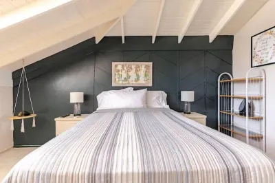 Leisure Duplex at Csompo Silver Manor Hotels near Pantai James Bond