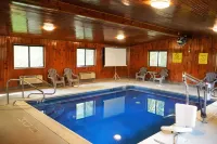 Super 8 by Wyndham Grove City - Pools