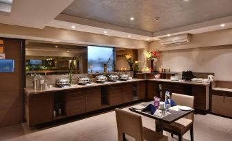 Click Hotel Vadodara 4 Mins Walk for the Railway Station