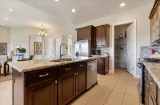 Private Swim Spa and Stunning Desert Views - Inviting Charming Retreat