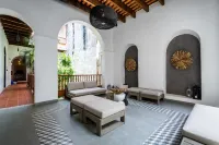 Casa Las Ruinas by Stay with Bear Hotels in Левитовн