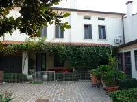 Casa Stefy Hotel in zona Museo Civico "A. E. Baruffaldi"