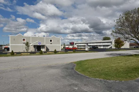 Knights Inn Merrillville Отели в г. Краун Пойнт