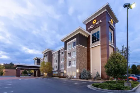 La Quinta Inn & Suites by Wyndham Morgantown