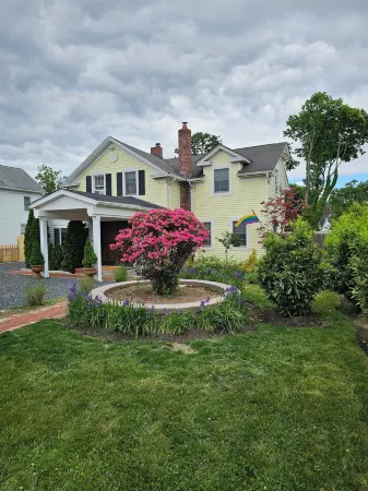 Come As You Are Inn LLC Отели в г. Бохемия