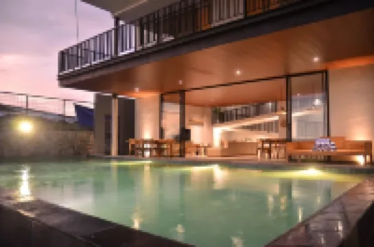 Green Hill Mountain City View Villa 8 Bedrooms with a Private Heated Swimming Pool and a Movie Room