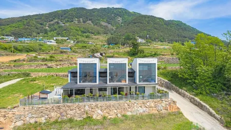 Namhae Ourpoolvilla