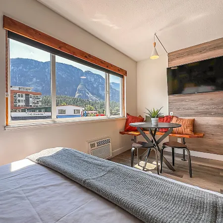 Crash Hotel Squamish Hotels in Squamish