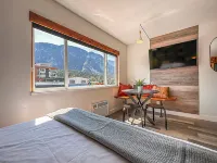 Crash Hotel Squamish Hotels in Squamish