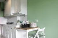 Stylish & Comfortable Studio at Beverly Dago Apartment Hotels in Coblong