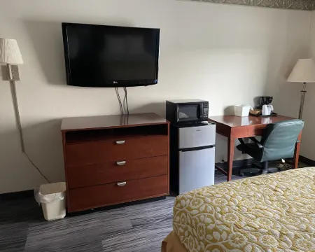 Royal Inn & Suites Hotels in Akron