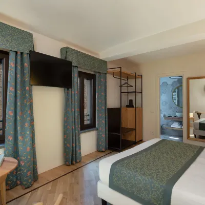 Cà Uberti Palace Hotel Hotels near Mantua Cathedral