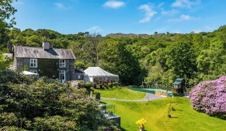 Aberdunant Caravans Direct Отели в г. Бедджлерт