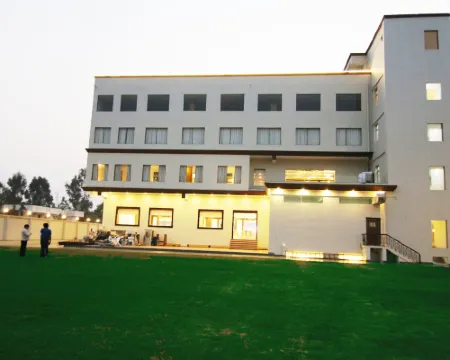 Hotel Trinetar Gardens Hotels in Samba