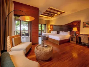 Indura Beach & Golf Resort. Curio Collection by Hilton