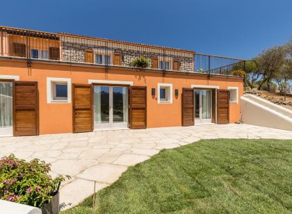 Tenuta Petra Bianca