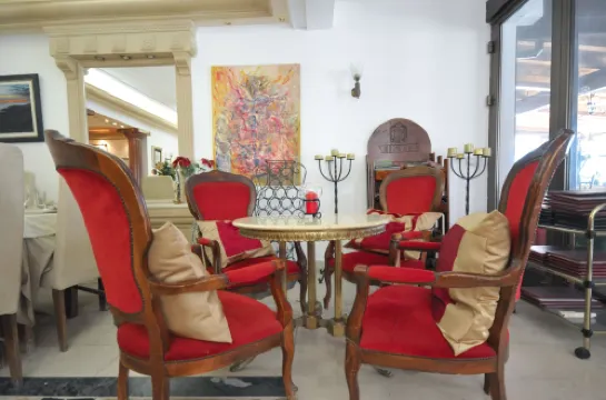 Hotel Oaza Ăn uống Photos