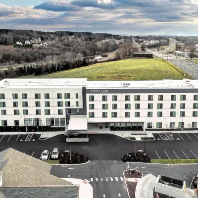 Courtyard Southington Hotels near Pine Lake Park