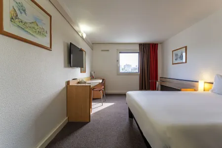 이비스 파리 팡탱 에글리즈