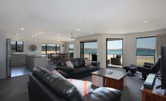 Curio Bay Salt House Motel