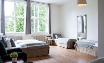 Guesthouse Eleven Hotel