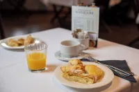 Boutique Hotel Nautica - Spa & Wellness, Private Parking, Pet Friendly - breakfast