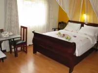 Hotel Troy Hotels near Giraffe Centre