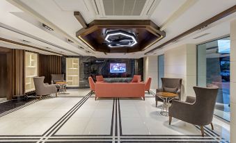 B Business Hotel & Spa