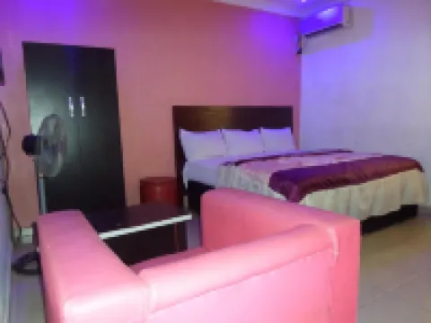 Time View Hotel & Suites Ξενοδοχεία στην πόλη Agege