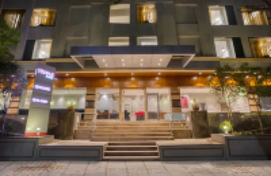 7 Apple Hotel - Viman Nagar Pune