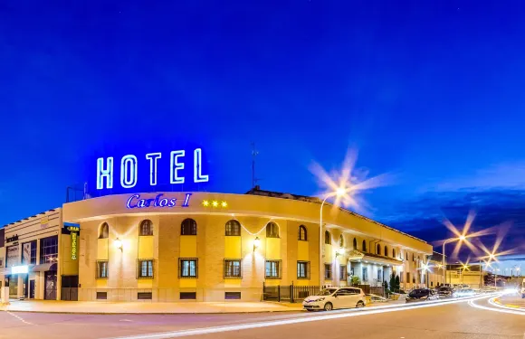 託萊多卡洛斯I酒店