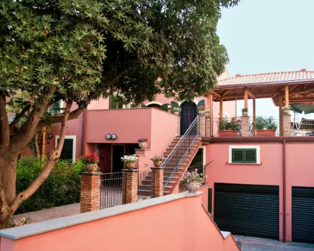 Alhambra - Guest House di Charme ジャッレのホテル