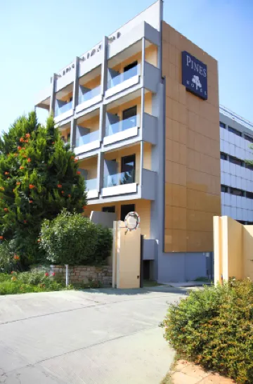 Pines Hotel Отели в г. Кифисия