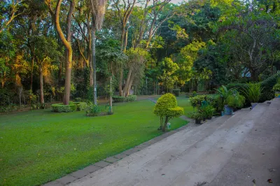 Equator Hotel Hotel dekat Bandara Arusha