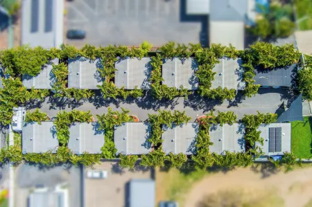 Emerald Motel Apartments