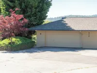 Wapato Point Halmalka Condo 514-B Close to Outdoor Pool, Sandy Beach Amenities Hotels in Manson